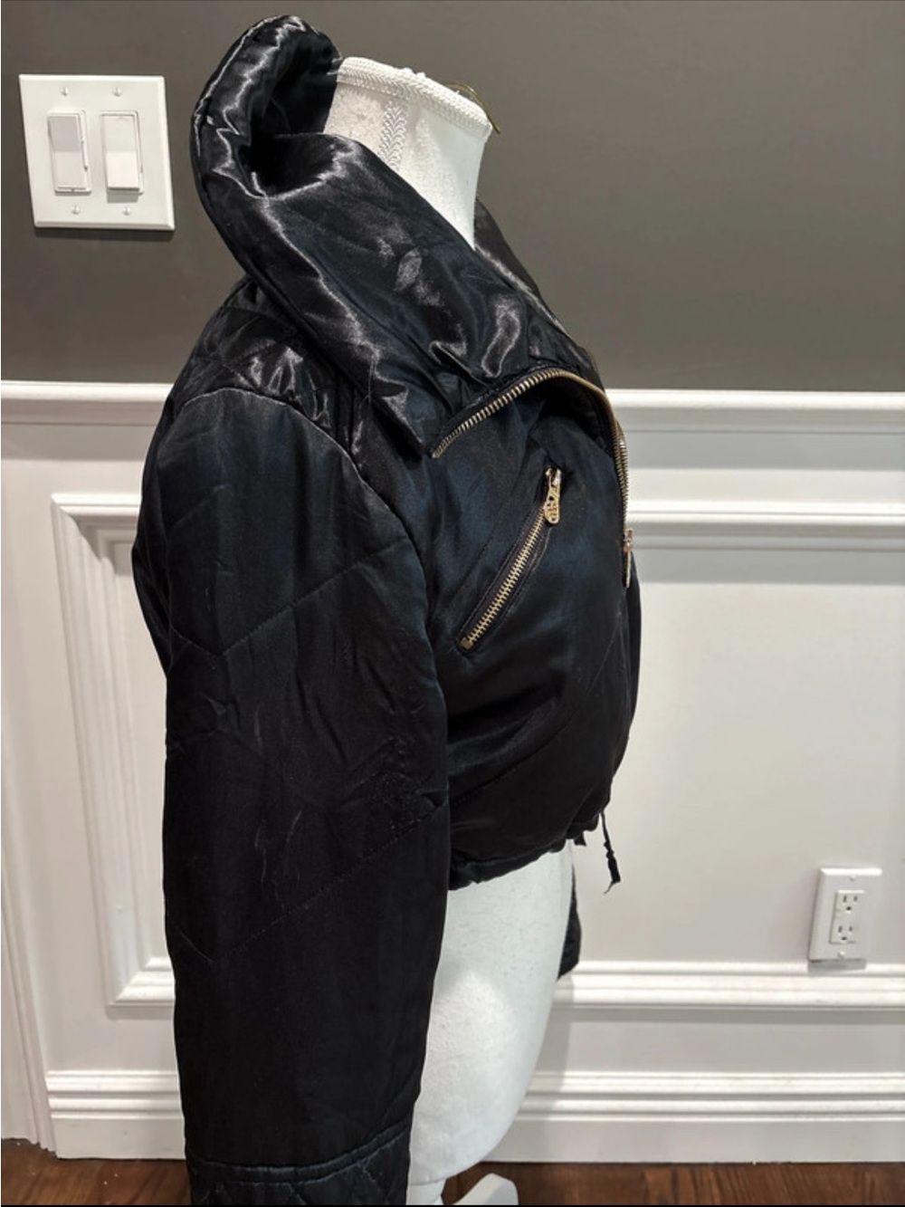 Rocawear Black Cropped Hooded Bomber Jacket with Pink Lining - Picture 10 of 10